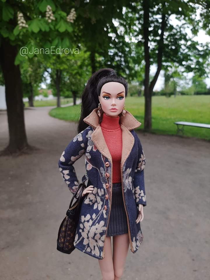 Designový vzorovaný kabát pro panenky Barbie 