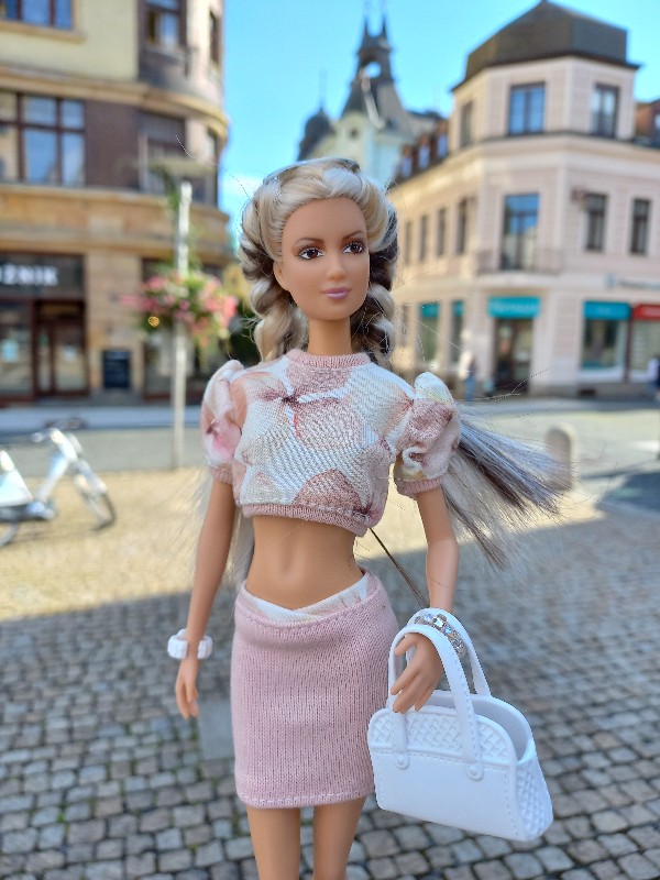​Květovaný Crop Top s nabíranými rukávy pro Barbie panenky