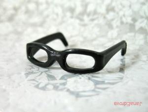 Černé brýle pro panenky typu Barbie