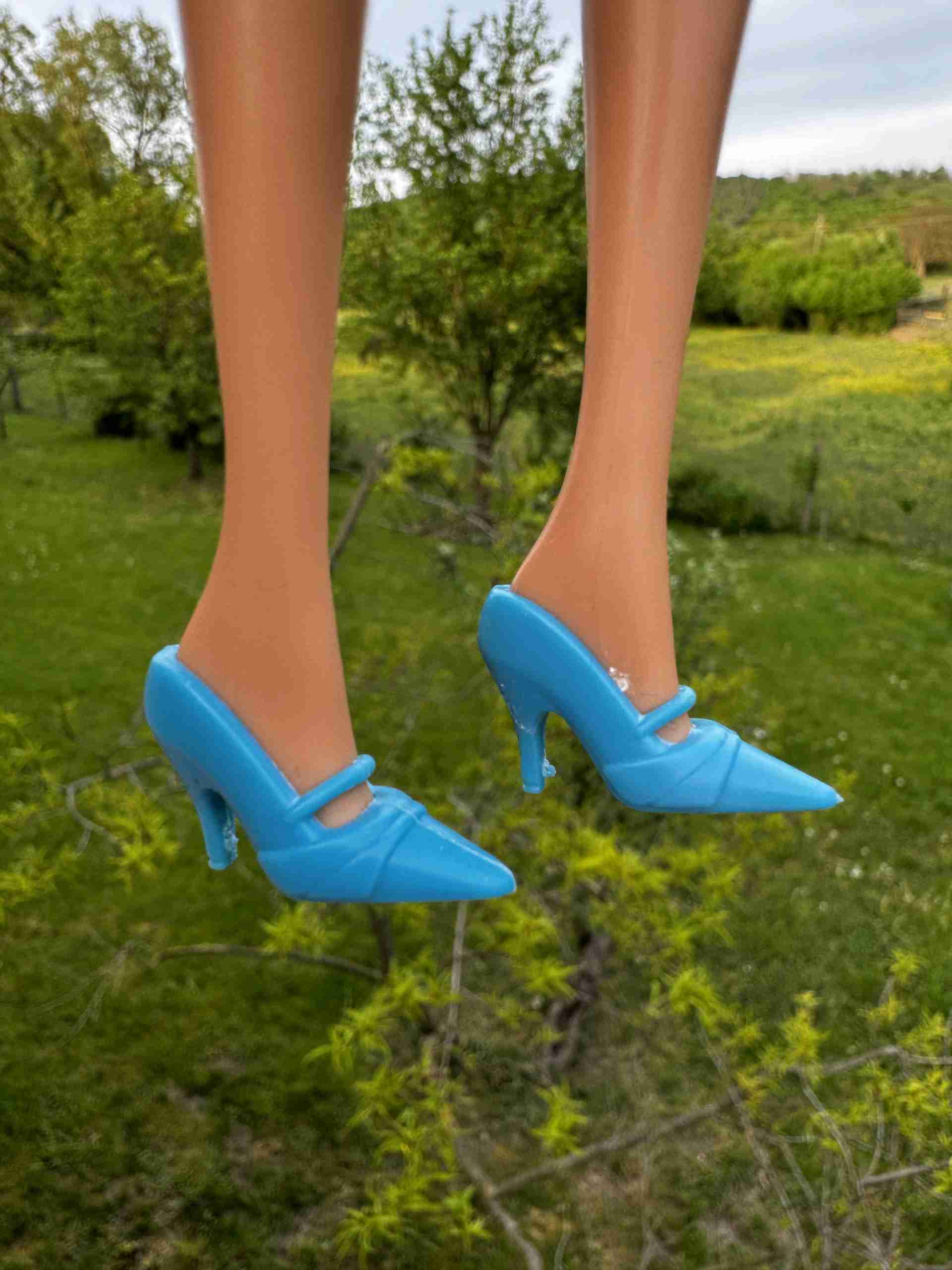 Světle modré lodičky pro Barbie – Nové (Typ Mary Jane)