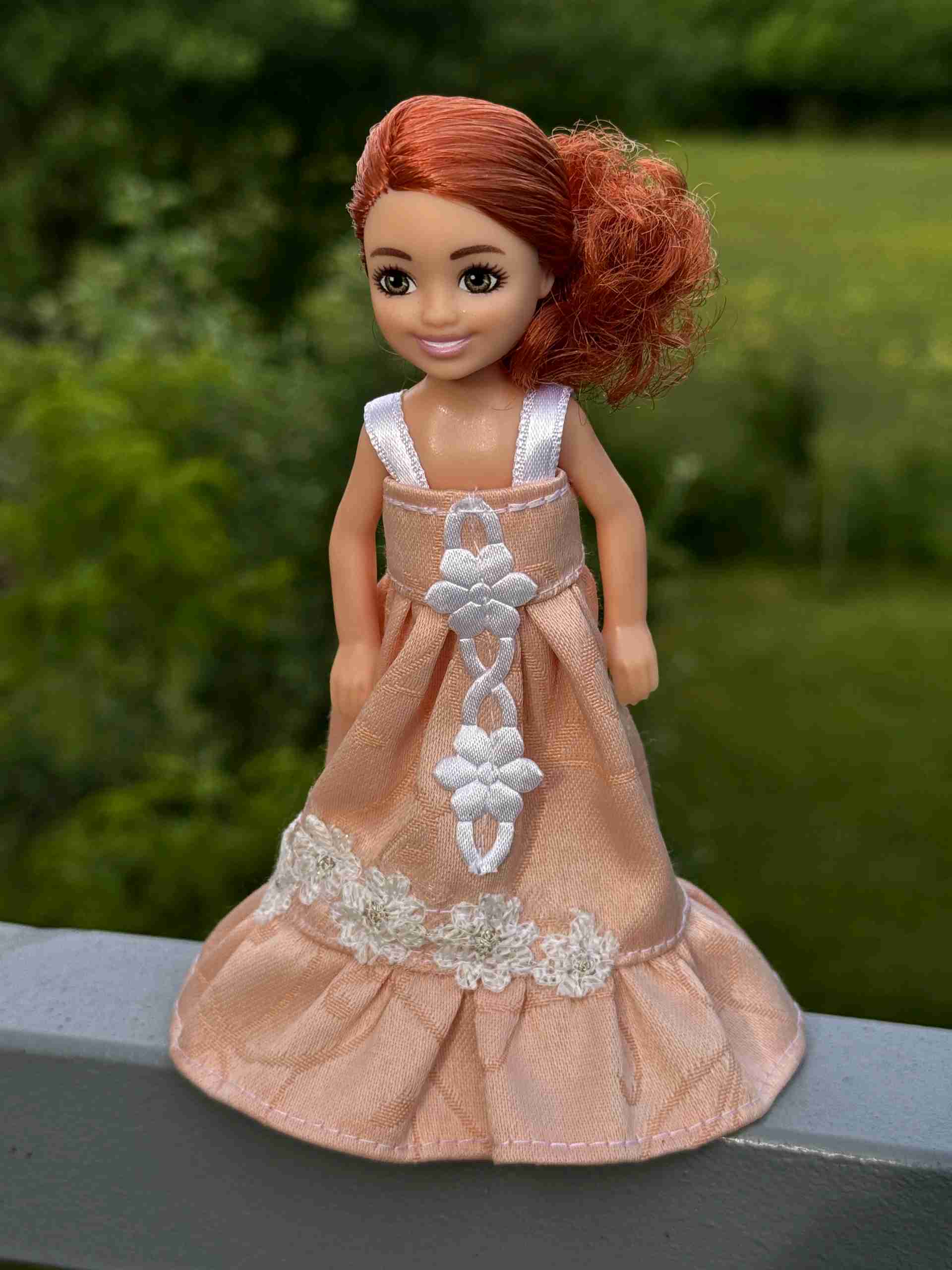 Oblečky pro panenky | Šaty lososové pro Barbie Chelsea