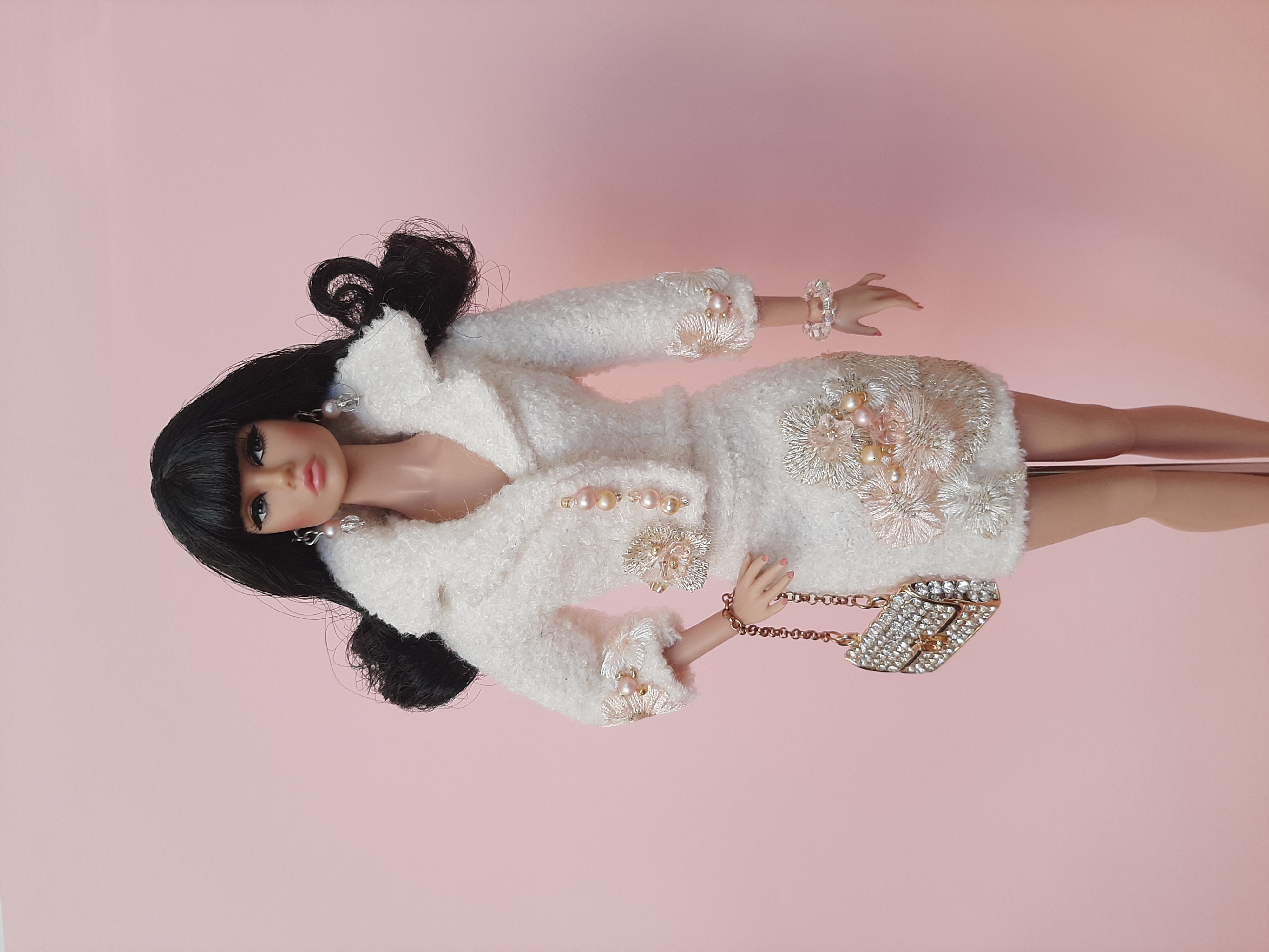 Exkluzivní kostýmek pro panenky Barbie „Smetanová Elegance“