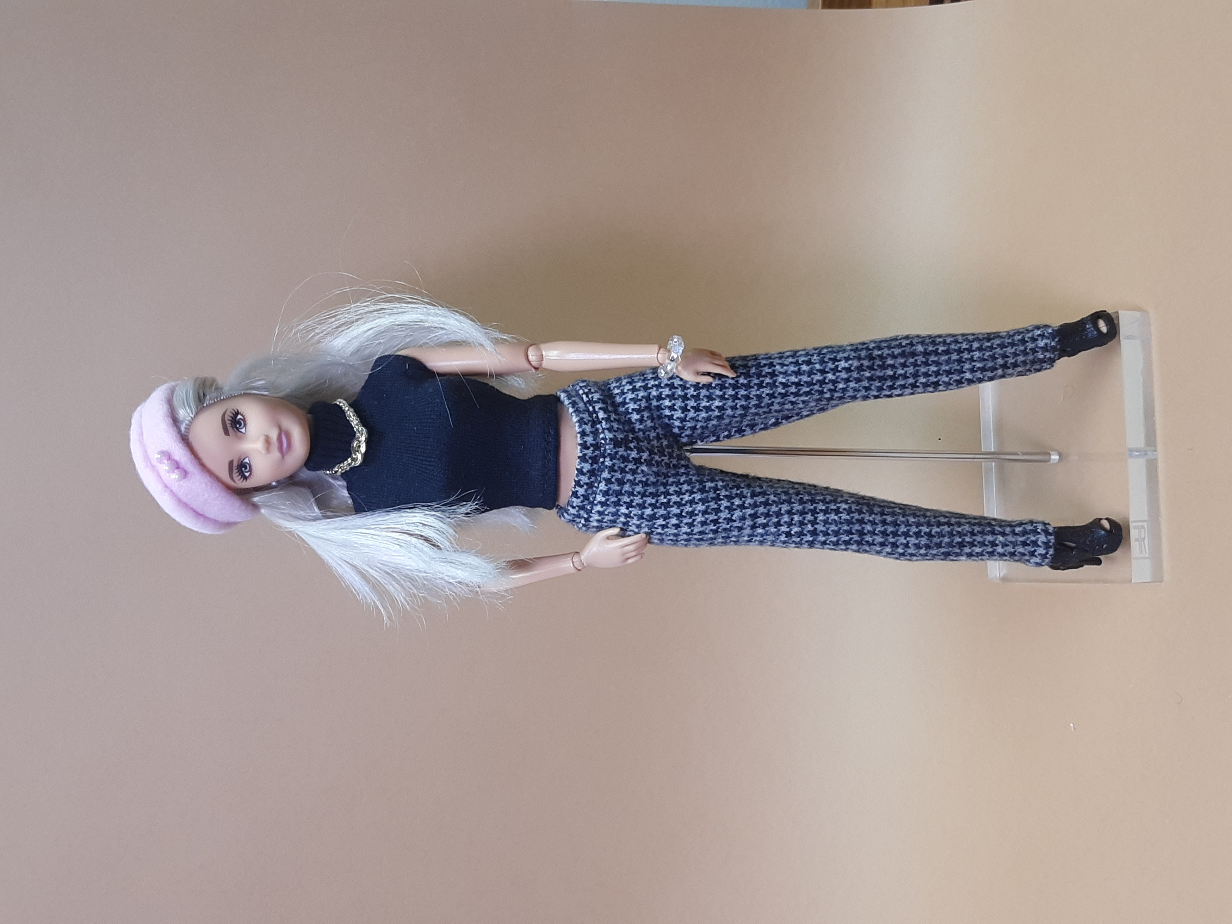 Elegantní kalhoty pro panenky 