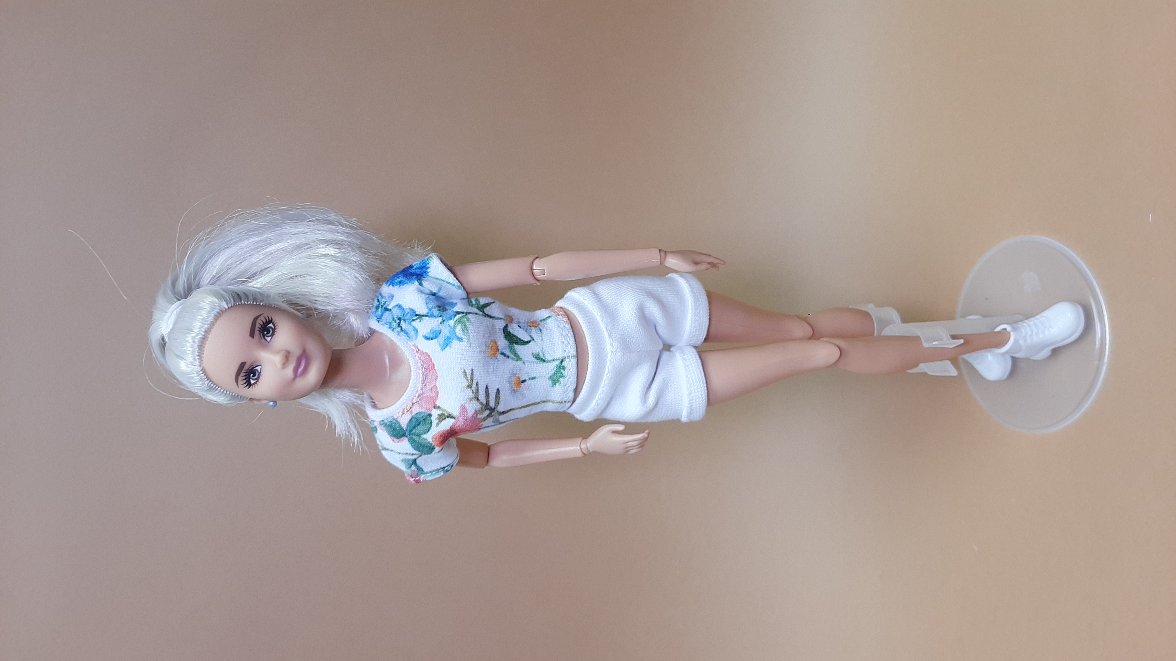 Květované  letní tričko pro panenky Barbie 