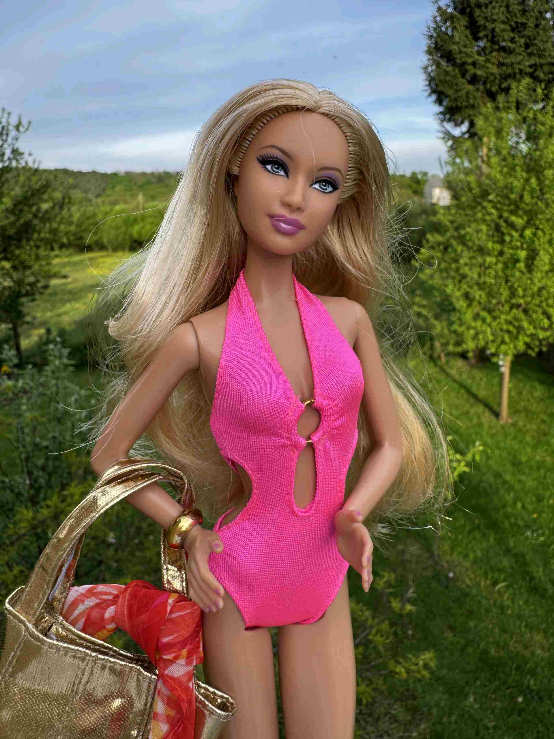 ​Sběratelská Barbie Basics Model No. 04 – Collection 003