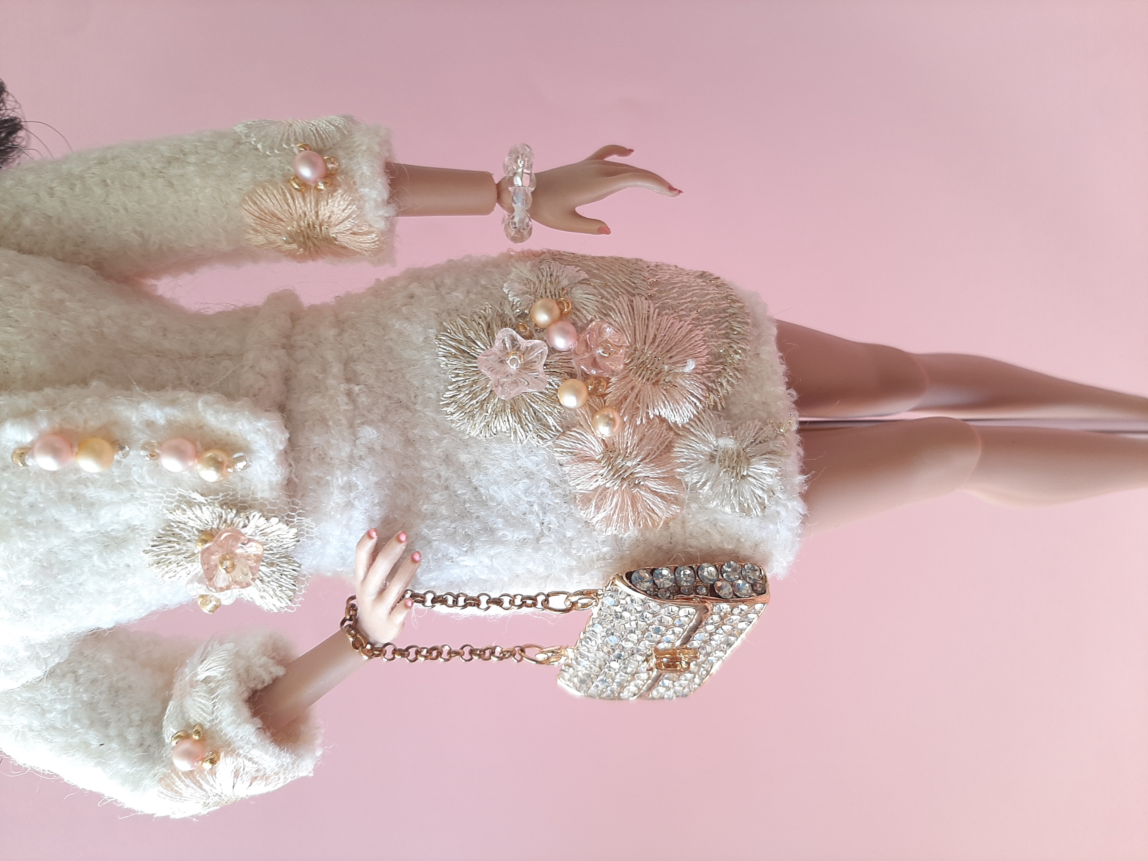 Exkluzivní kostýmek pro panenky Barbie „Smetanová Elegance“