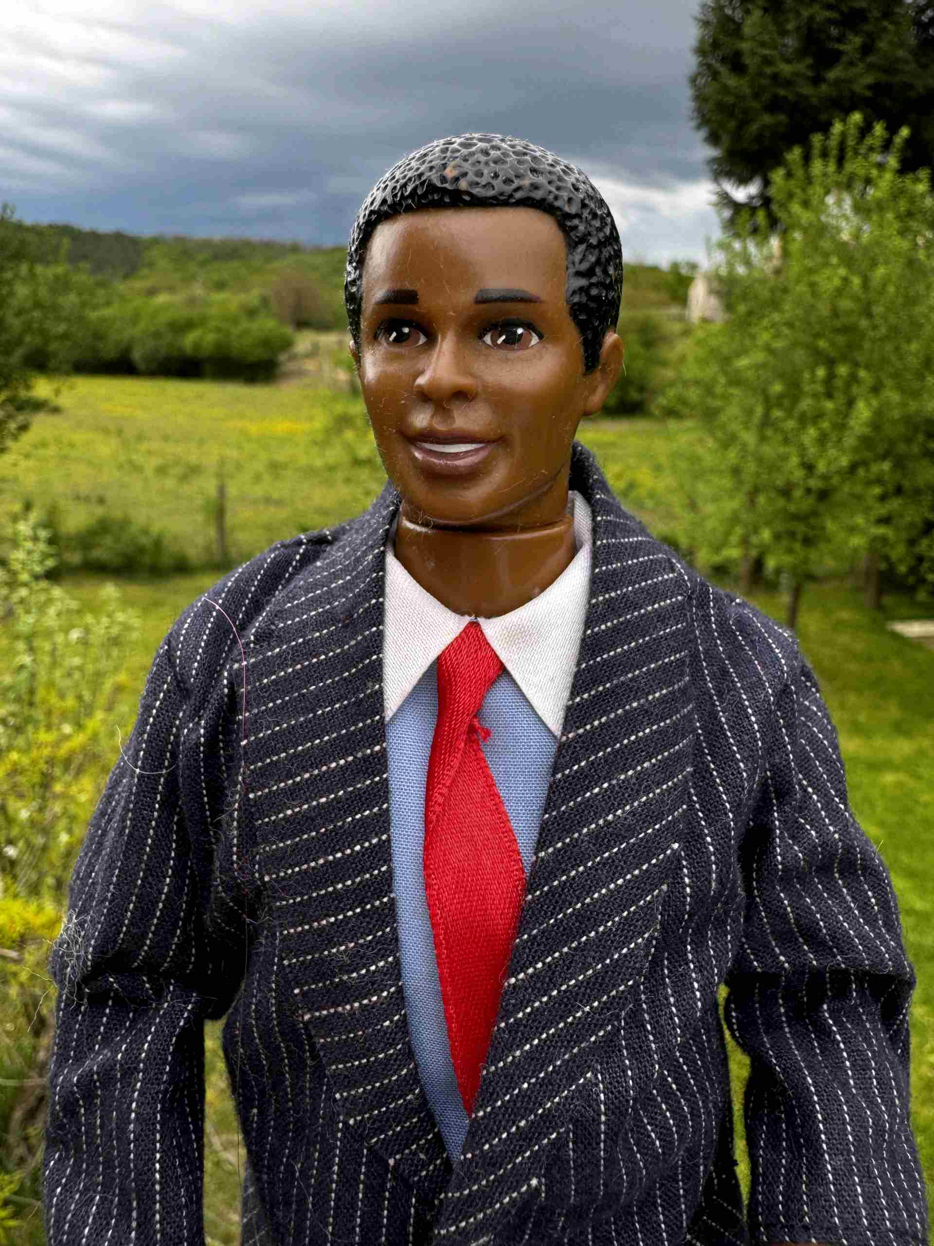 Sběratelský čenošský Ken Mattel: Steven v manažerském obleku (90. léta)