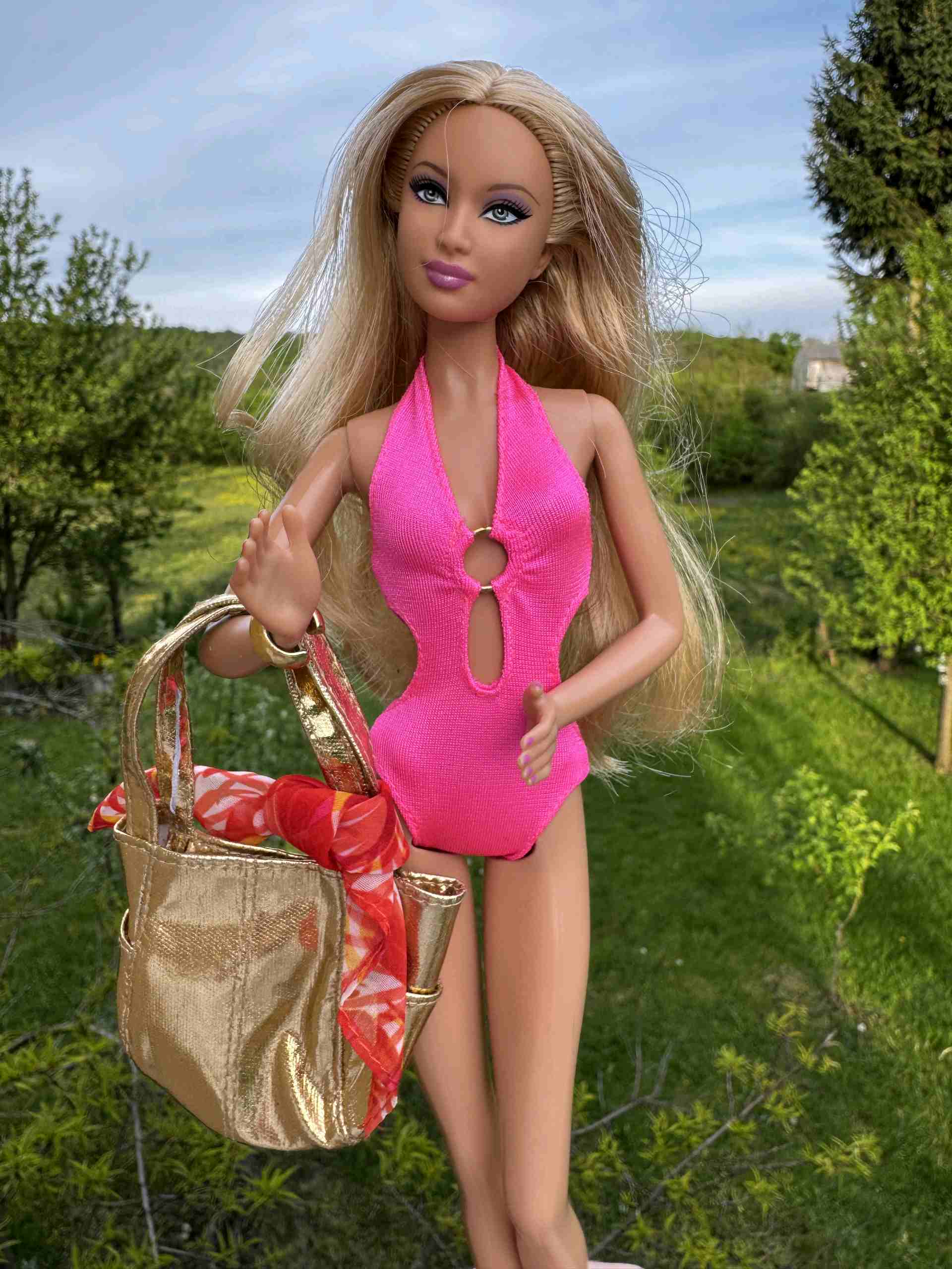 ​Sběratelská Barbie Basics Model No. 04 – Collection 003