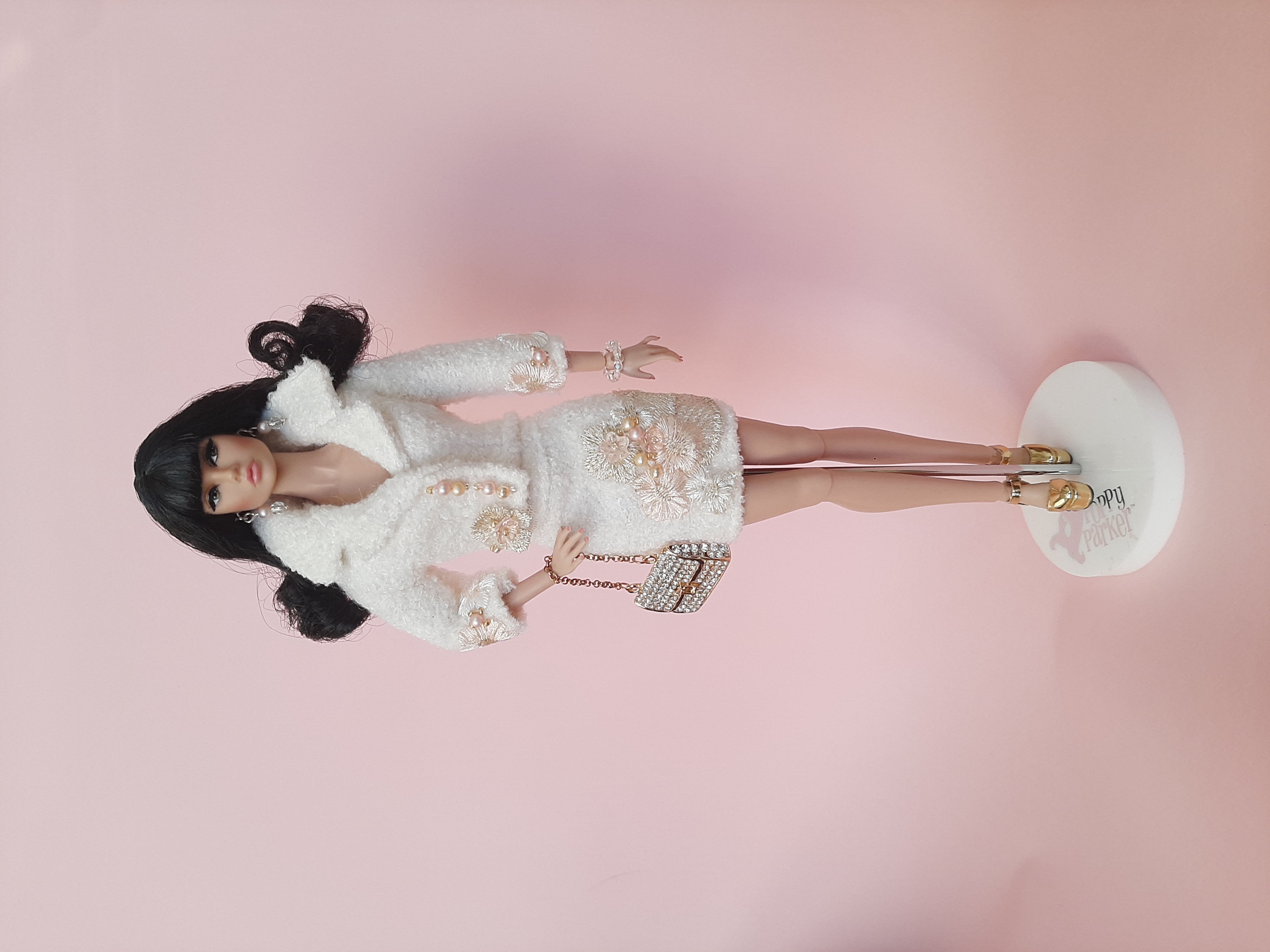 Exkluzivní kostýmek pro panenky Barbie „Smetanová Elegance“