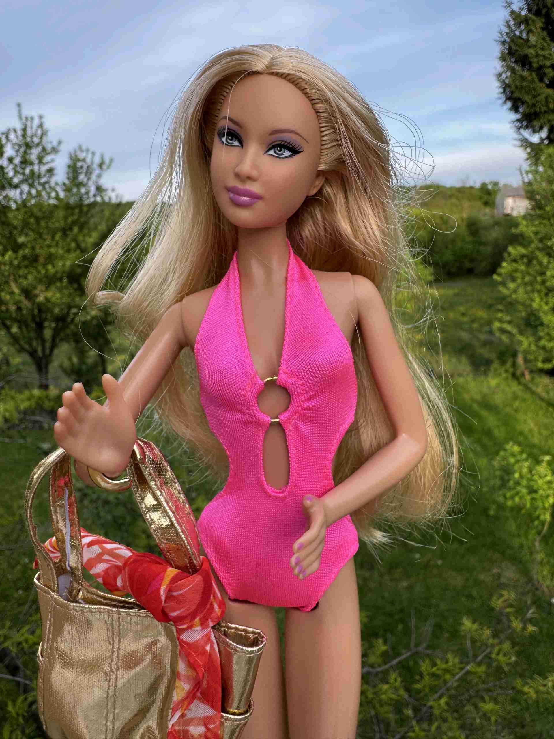 ​Sběratelská Barbie Basics Model No. 04 – Collection 003